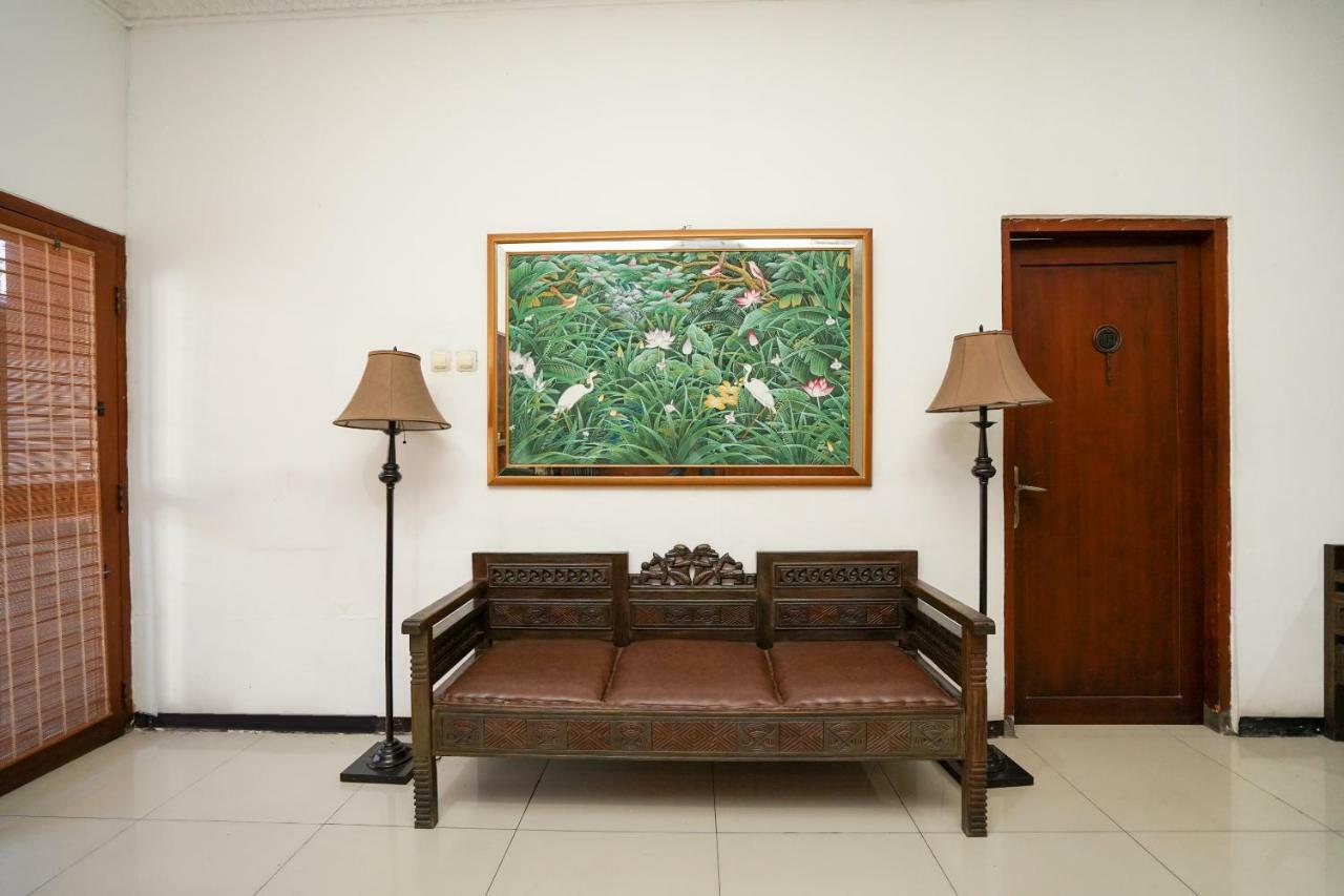 Oyo 969 Penginapan Darma I Surabaya Bagian luar foto